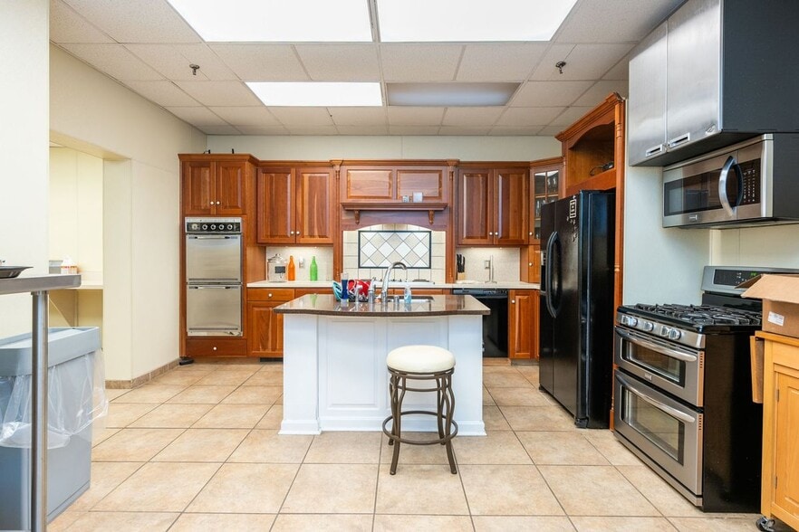 1320 E Washington St, Louisville, KY for lease - Interior Photo - Image 3 of 8