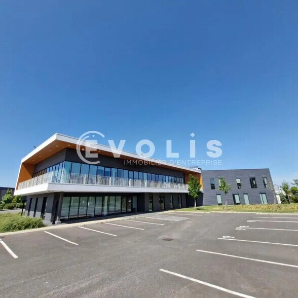 24 Bis Rue Leonard Vinci, Lisses à louer - Photo du bâtiment - Image 3 de 33