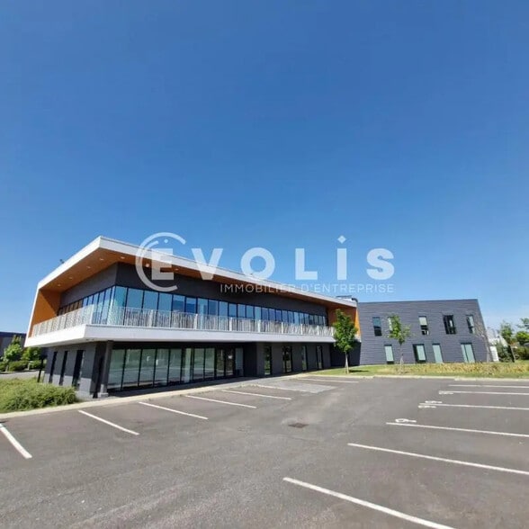 Flex in Lisses for lease - Building Photo - Image 3 of 7