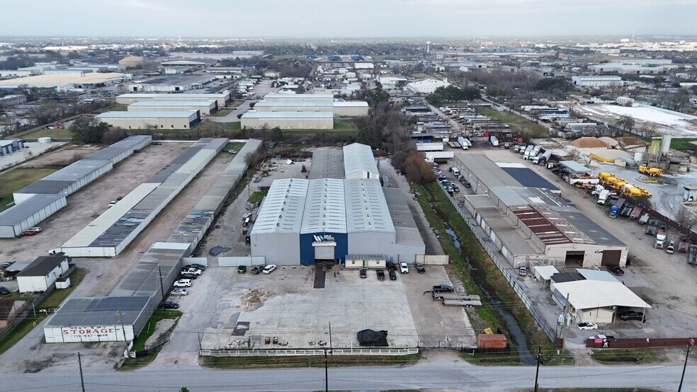 7607 Wright Rd, Houston, TX à louer - Photo du bâtiment - Image 2 de 4