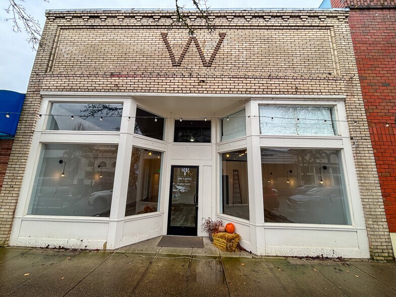 265 S Main St, Independence, OR for lease - Primary Photo - Image 1 of 31