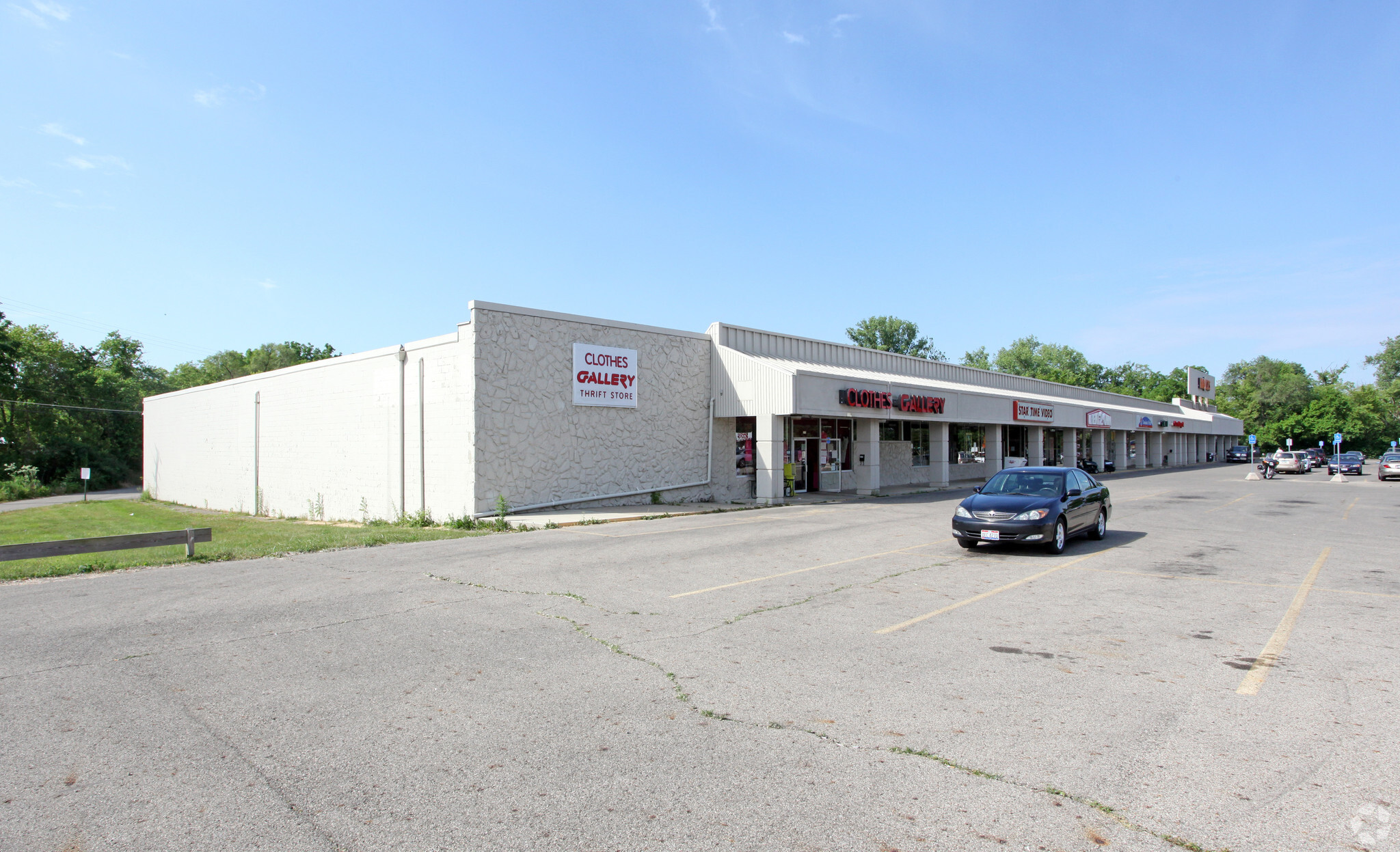 201-213 Lancaster Pike, Circleville, OH for lease Building Photo- Image 1 of 4