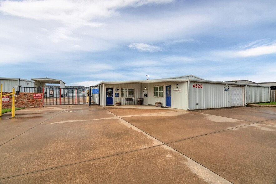 4520 Keller Hicks Rd, Keller, TX for lease - Building Photo - Image 1 of 8