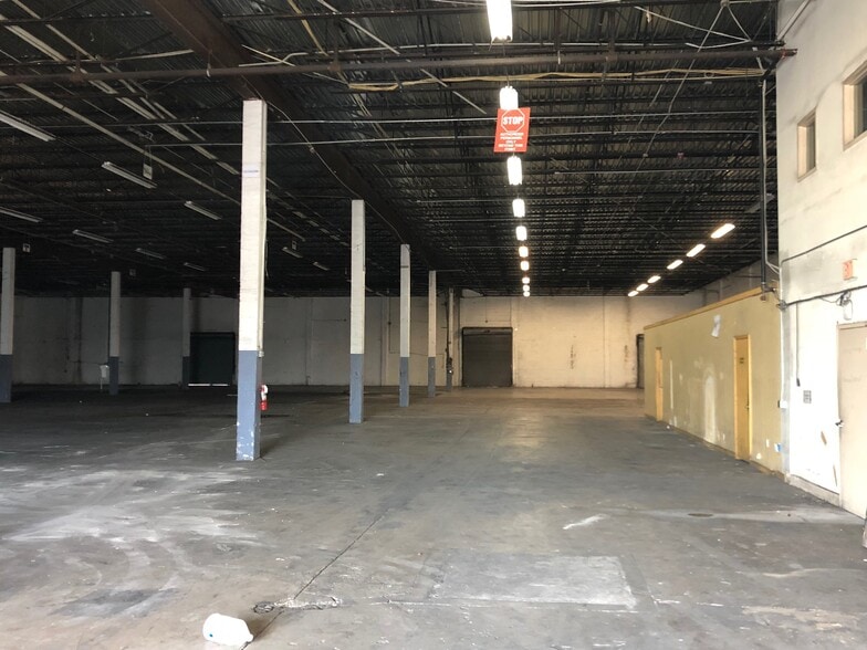 2275 E 11th Ave, Hialeah, FL à louer - Photo intérieure - Image 3 de 9