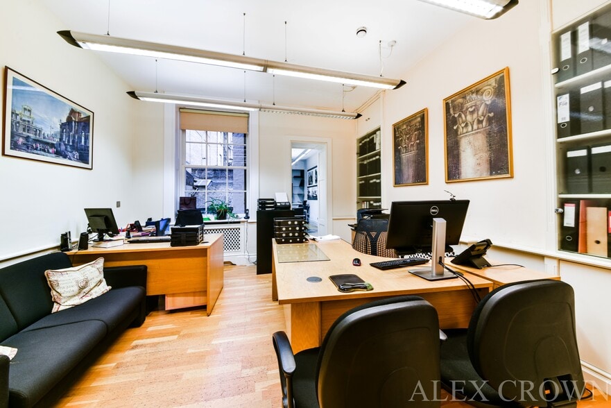 8 Duke St, London for lease - Interior Photo - Image 3 of 6