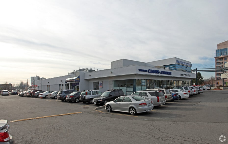 7077 Bathurst St, Vaughan, ON à louer - Photo du bâtiment - Image 3 de 7