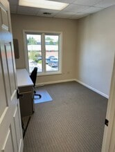 6511 Glenridge Park Pl, Louisville, KY for lease Interior Photo- Image 1 of 4