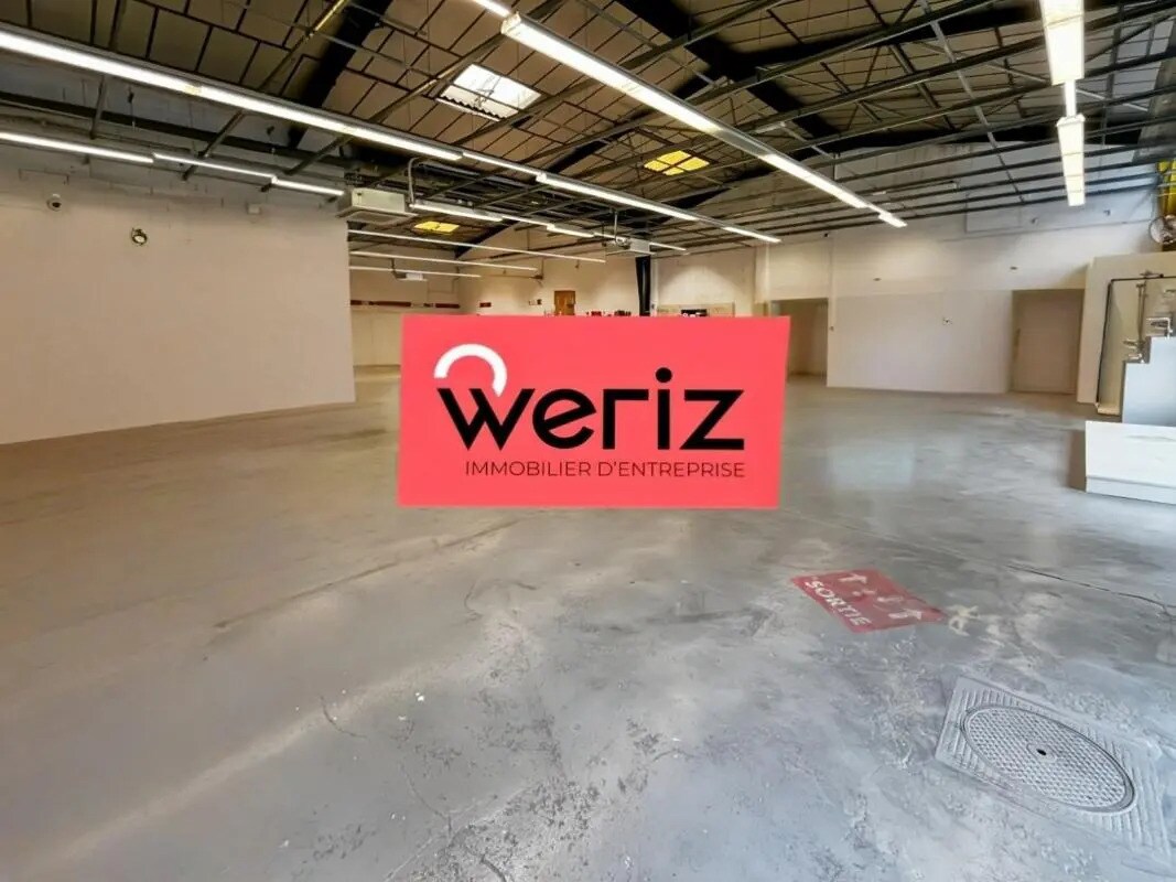 Flex in Aubagne for lease Interior Photo- Image 1 of 4