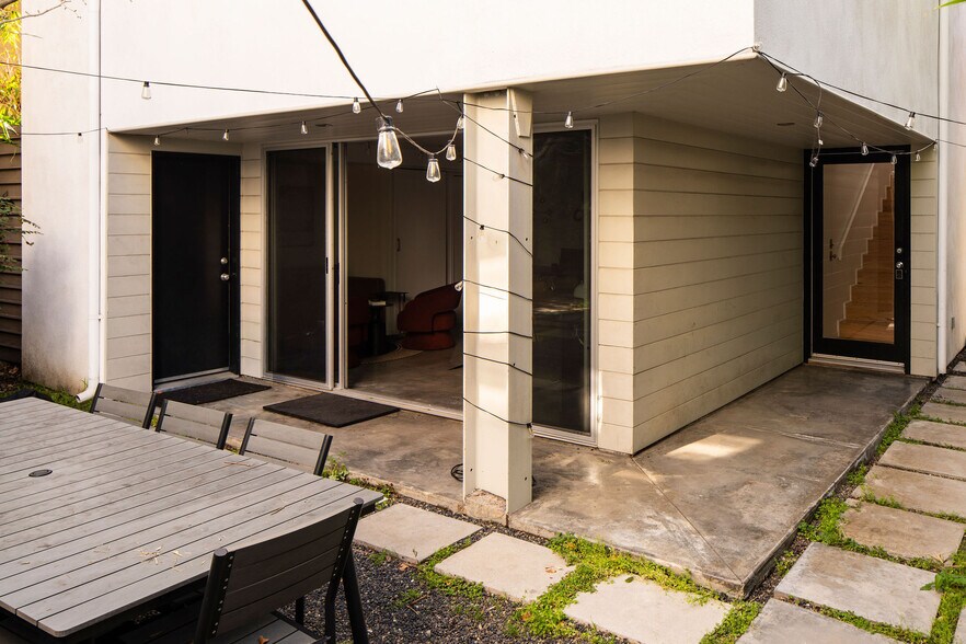 608 Westminster Ave, Venice, CA à vendre - Photo du bâtiment - Image 3 de 53