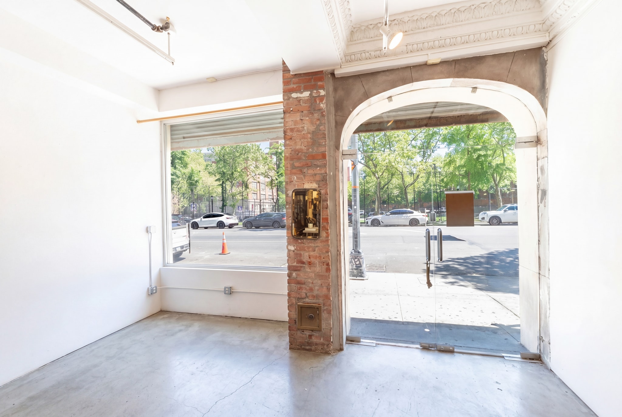 195-197 Chrystie St, New York, NY for lease Interior Photo- Image 1 of 5