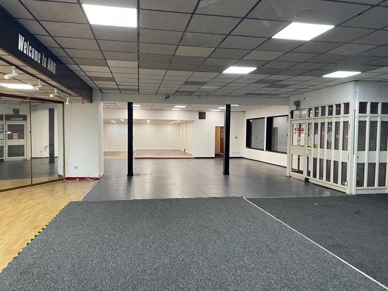 20 Fulbar St, Renfrew for lease - Building Photo - Image 2 of 7