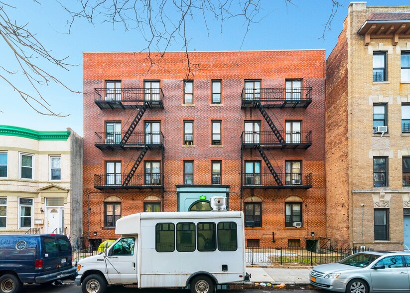 330 E 22nd St, Brooklyn, NY for sale - Primary Photo - Image 1 of 29