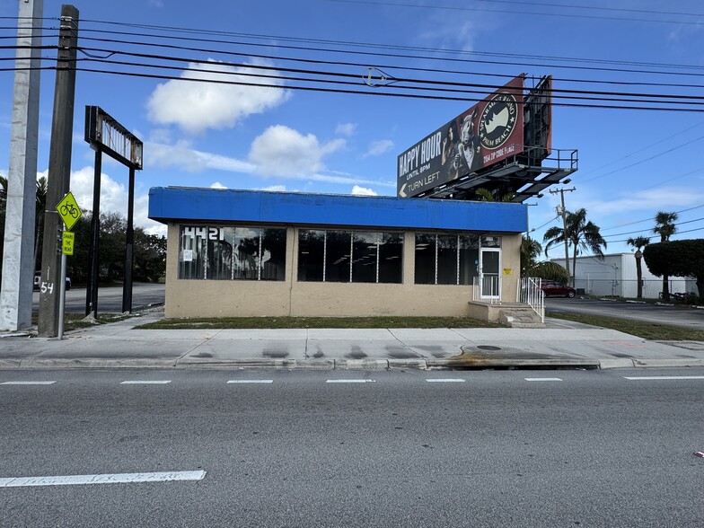 4421 Okeechobee Blvd, West Palm Beach, FL for lease - Building Photo - Image 2 of 14