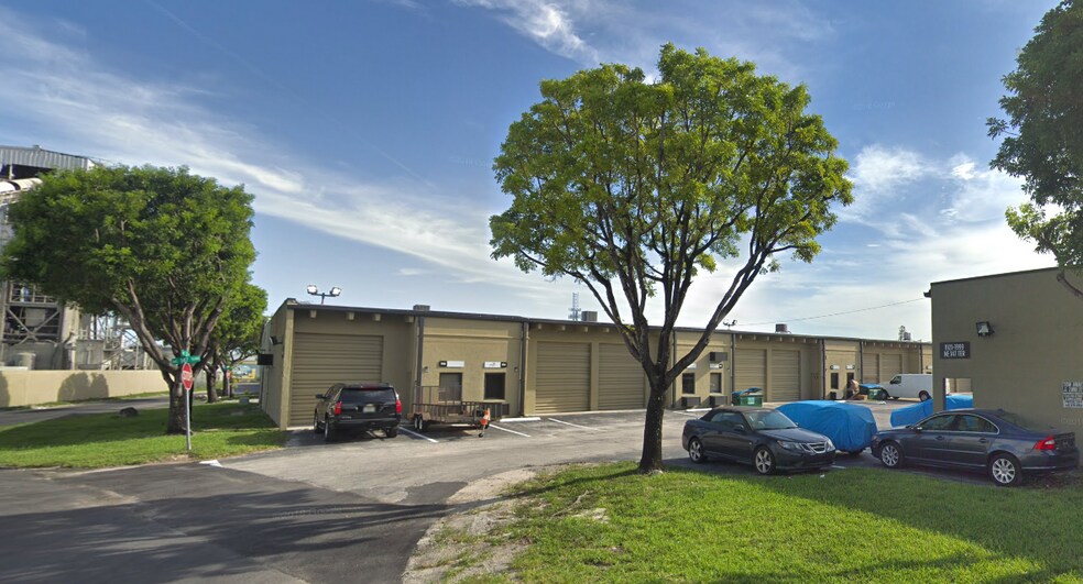1990 NE 149th St, North Miami, FL à louer - Photo du bâtiment - Image 1 de 2