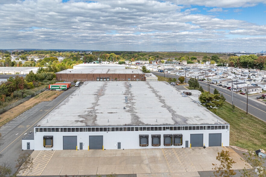 449 Blair Rd, Avenel, NJ for lease - Building Photo - Image 3 of 9