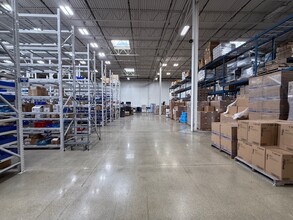 40800 Enterprise Dr, Sterling Heights, MI à louer Photo intérieure- Image 2 de 3