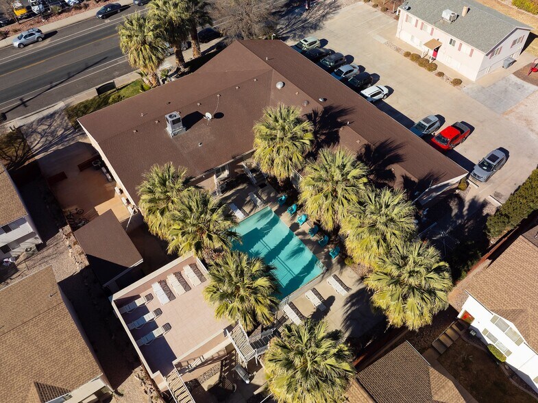 233 S 1000 E, St George, UT à vendre - Photo du bâtiment - Image 3 de 12