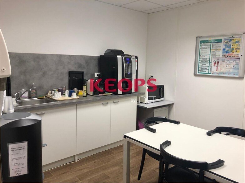 Flex dans Labège à louer - Photo du bâtiment - Image 2 de 12