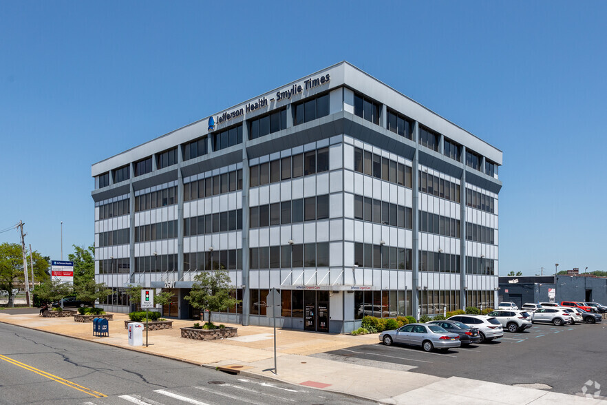 8001 Roosevelt Blvd, Philadelphia, PA for lease - Primary Photo - Image 1 of 14