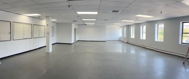 66-70 Randall Ave, Rockville Centre, NY for lease Interior Photo- Image 1 of 6