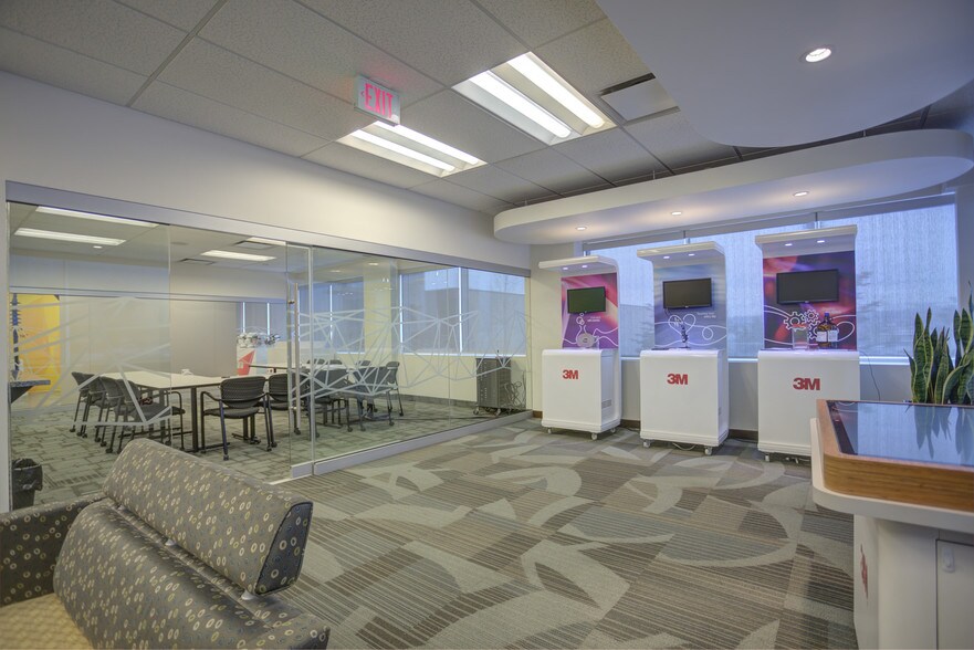 1001 53rd Ave NE, Calgary, AB à vendre - Photo intérieure - Image 1 de 1