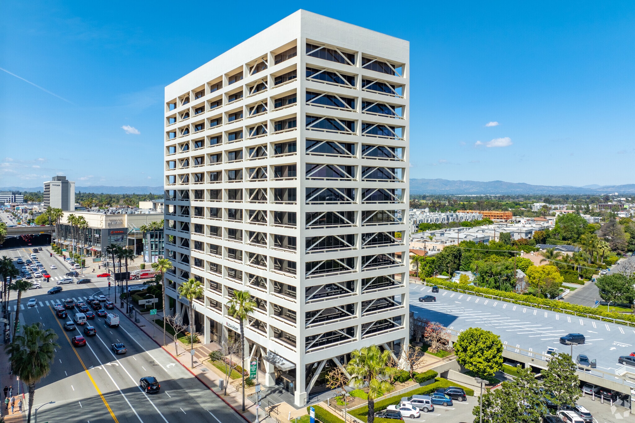 15233 Ventura Blvd, Sherman Oaks, CA for lease Primary Photo- Image 1 of 34