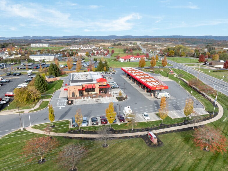 765 Benner Pike, State College, PA à vendre - Photo du bâtiment - Image 2 de 12