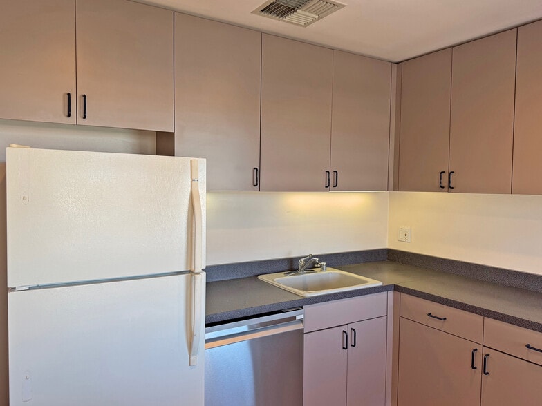 418 Aviation Blvd, Santa Rosa, CA for sale - Interior Photo - Image 3 of 23