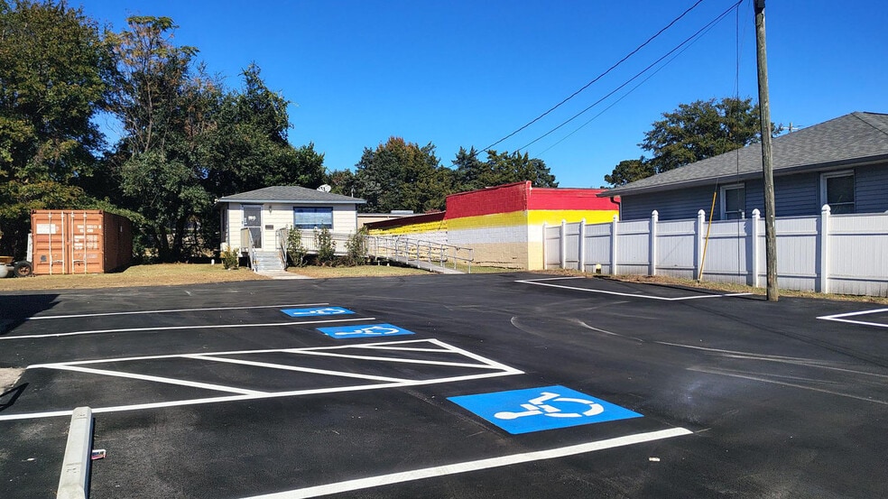 1204 Russell Pky, Warner Robins, GA for lease - Building Photo - Image 1 of 4