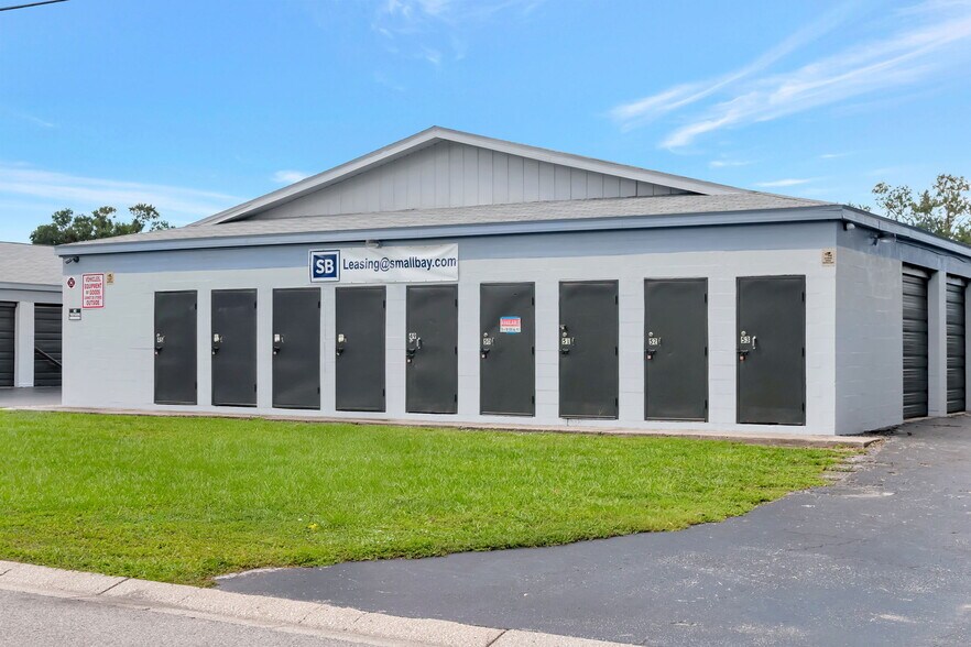 3500 Morris St N, Saint Petersburg, FL à louer - Photo du bâtiment - Image 3 de 5