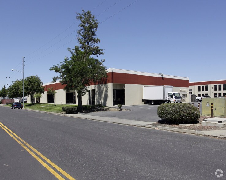 1301-1323 Terminal St, West Sacramento, CA à louer - Photo du bâtiment - Image 2 de 3