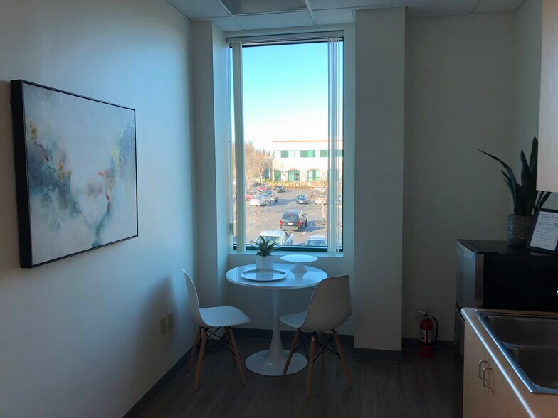 50 Iron Point Cir, Folsom, CA à louer - Photo intérieure - Image 3 de 11