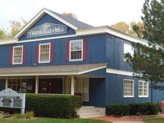 Plus de détails pour 122 Green Bay Rd, Thiensville, WI - Bureau à louer