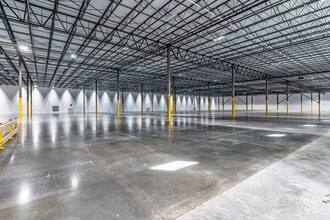 5150 Oakley Industrial Blvd, Fairburn, GA for lease Interior Photo- Image 2 of 8