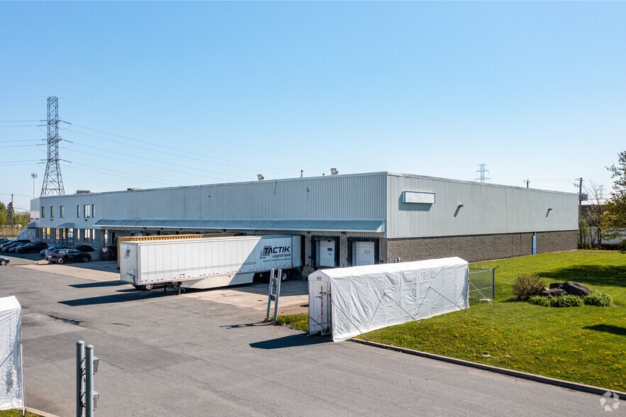 1405 Rue Graham-Bell, Boucherville, QC à louer - Photo du bâtiment - Image 2 de 2
