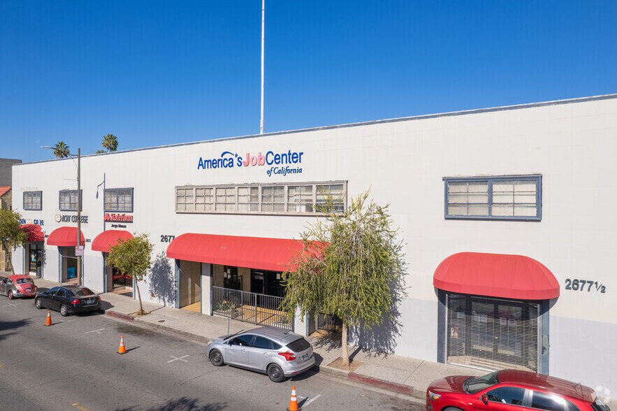 2677 Zoe Ave, Huntington Park, CA à louer - Photo du bâtiment - Image 2 de 19