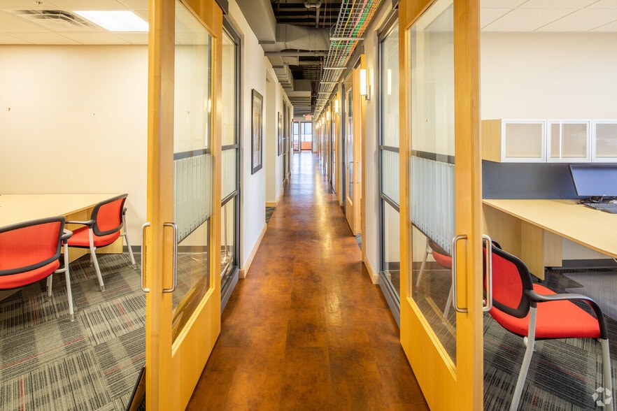 1034 S Brentwood Blvd, Richmond Heights, MO for lease - Building Photo - Image 2 of 16