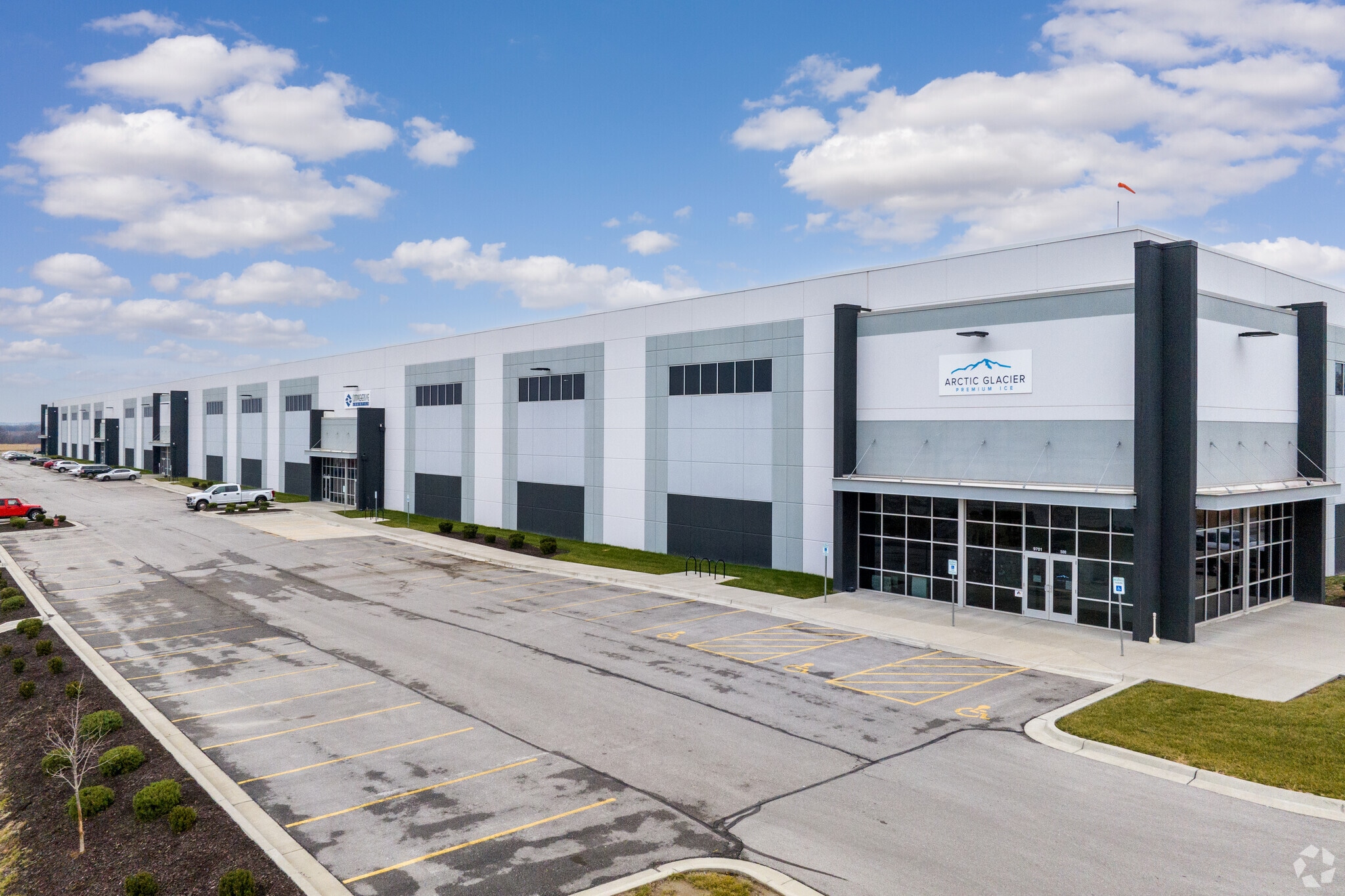 9501 NE Parvin Rd, Kansas City, MO for lease Building Photo- Image 1 of 11