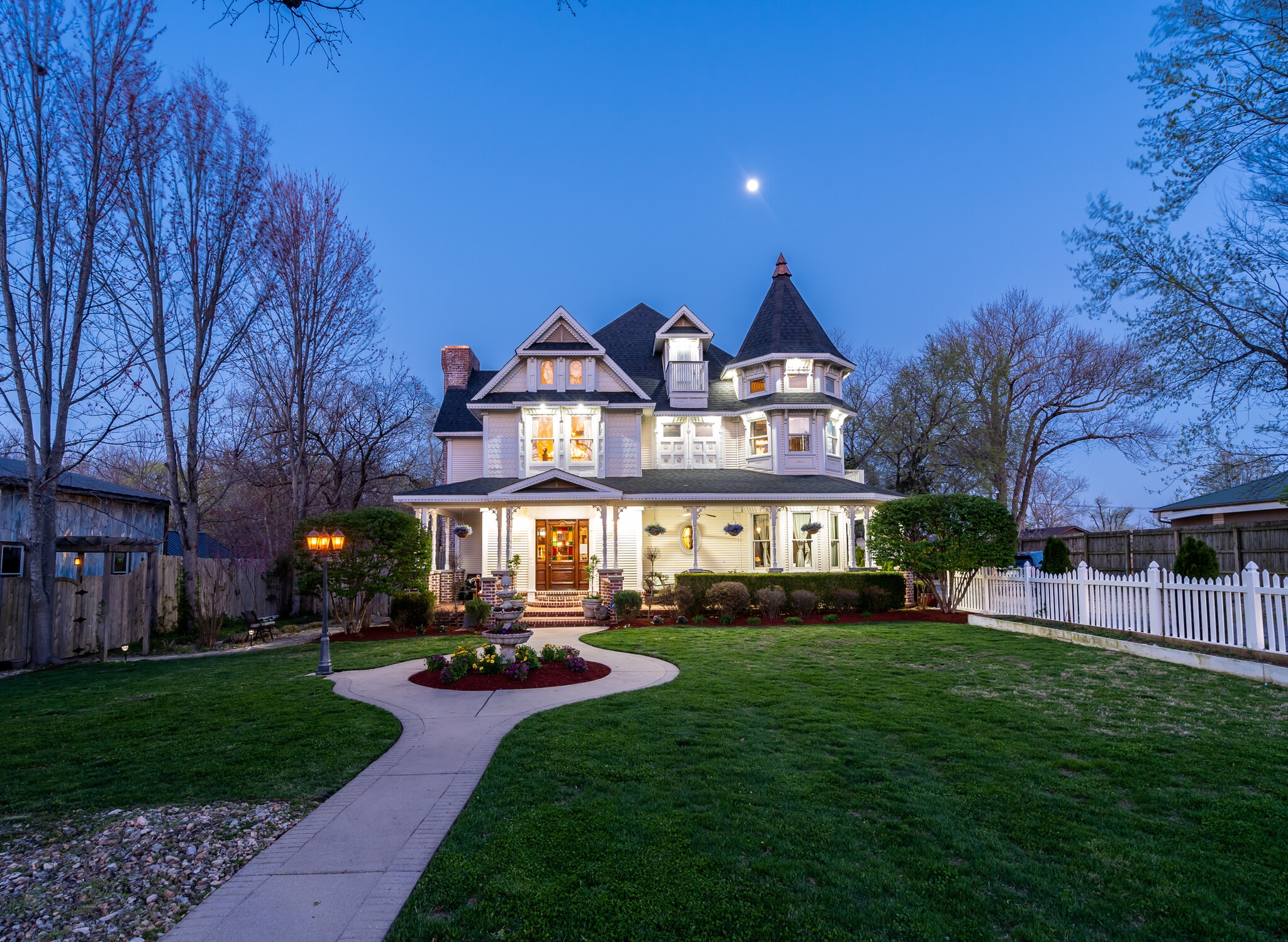 306 N Main St, Bentonville, AR for sale Primary Photo- Image 1 of 54