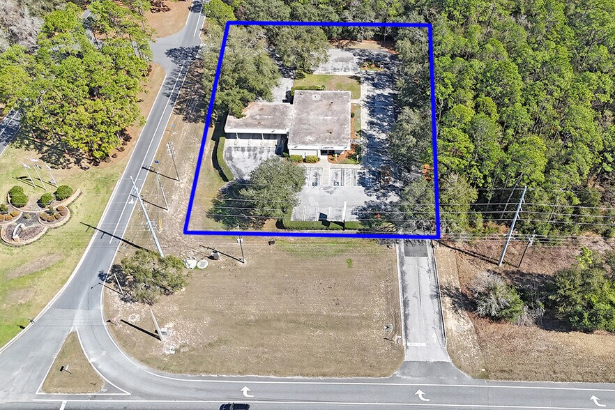 10241 N Florida Ave, Citrus Springs, FL à vendre - Photo du bâtiment - Image 2 de 37