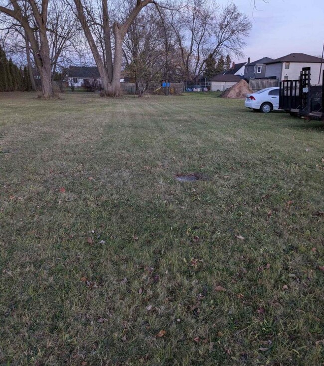 Plus de détails pour 302 Aqueduct St, Welland, ON - Local d'activités à louer