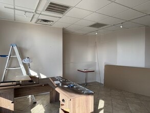 5601 W Lovers Ln, Dallas, TX for lease Interior Photo- Image 1 of 6