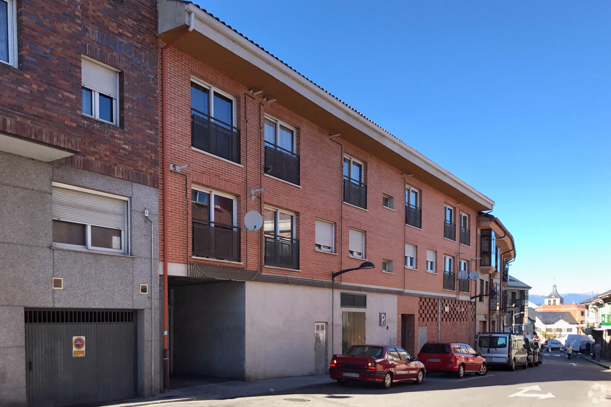 Calle Veracruz, 8, Galapagar, Madrid for lease Primary Photo- Image 1 of 3