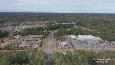 34 Oleander Dr, Clayton, NC à louer - Vidéo sur l’inscription commerciale