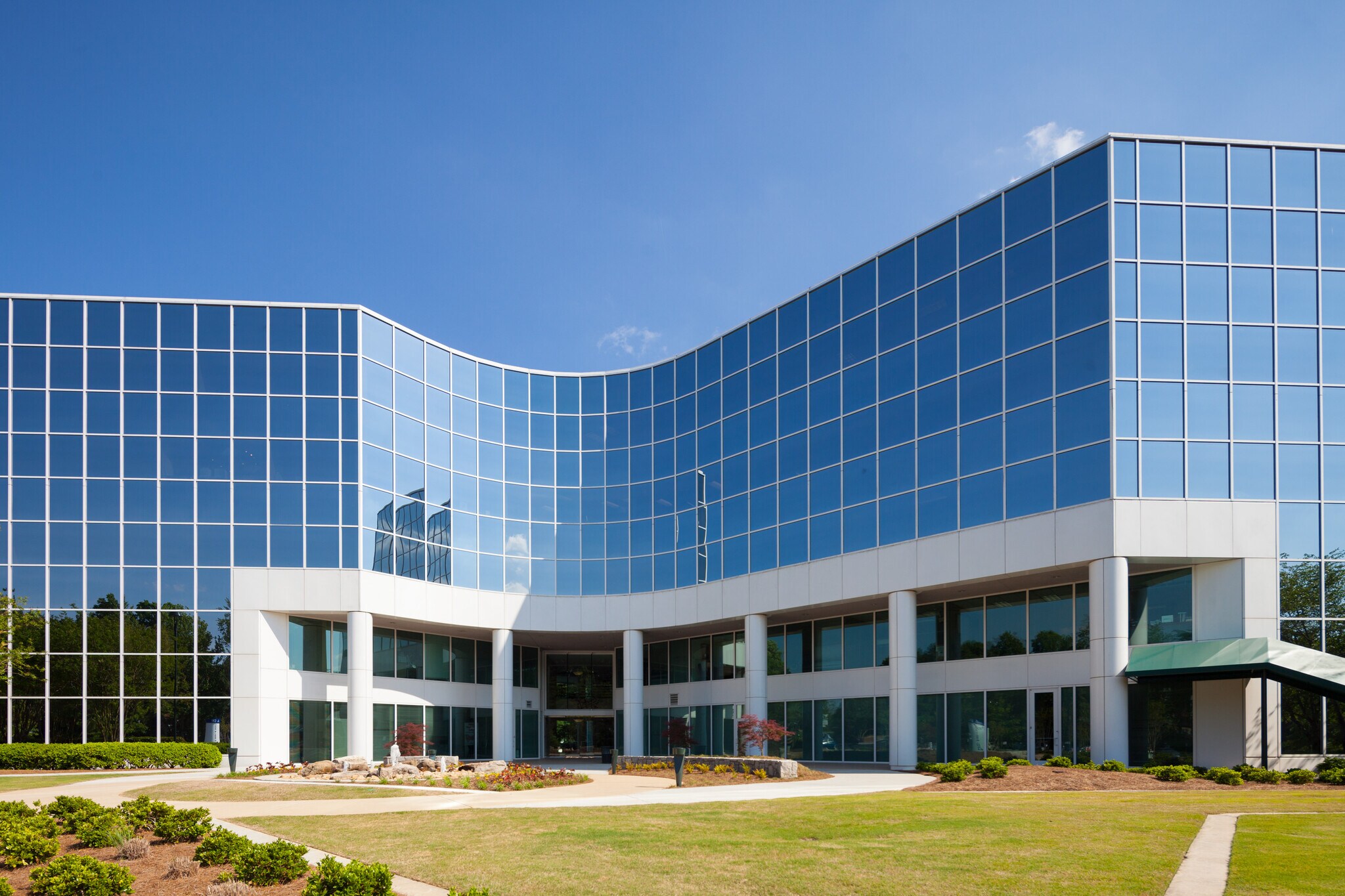 4360 Chamblee Dunwoody Rd, Atlanta, GA à louer Photo du bâtiment- Image 1 de 12