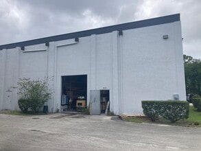 1605-1613 91st Ct, Vero Beach, FL for lease Building Photo- Image 2 of 14