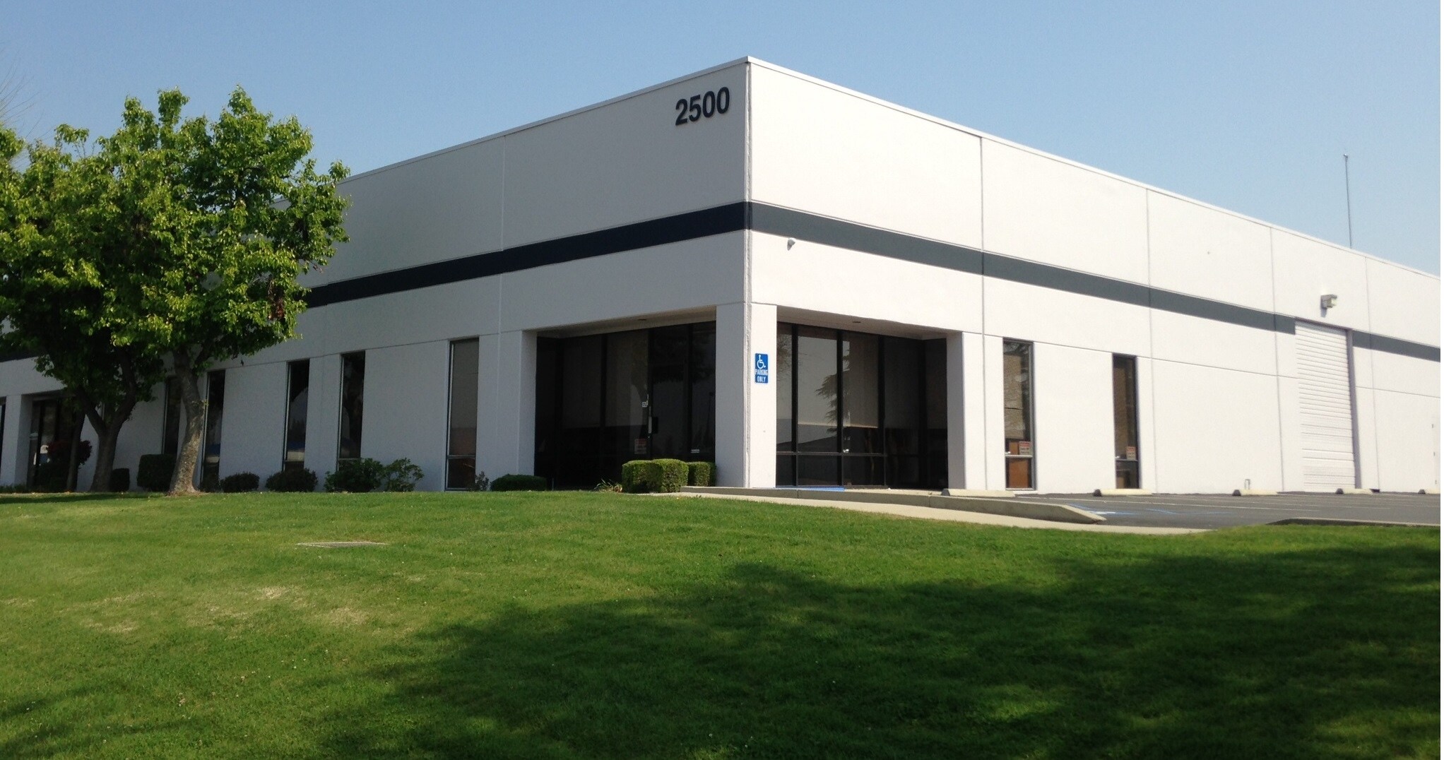 2500 Pegasus Dr, Bakersfield, CA for lease Building Photo- Image 1 of 12