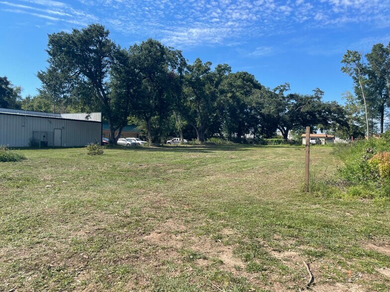 1616 Creighton Rd, Pensacola, FL à louer - Photo du bâtiment - Image 3 de 6