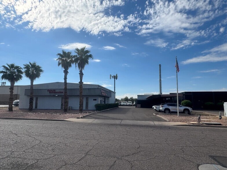 5824 S 25th St, Phoenix, AZ à louer - Photo du bâtiment - Image 2 de 13