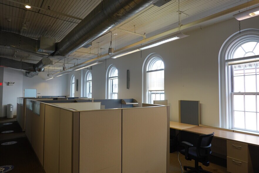 127-131 Middle St, Portland, ME for lease - Interior Photo - Image 2 of 5